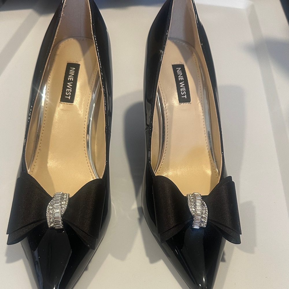 Nine West Black Patent Pointed-Toe Pumps with Bow and Rhinestone Accent